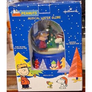 VTG Peanuts Hallmark Musical Water Globe Charlie Brown Christmas Tree-Never Used